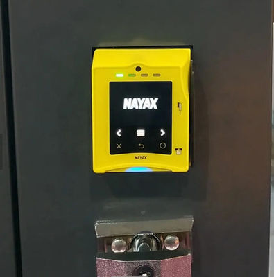 Zewnętrzny automat do sprzedaży soku pomarańczowego w standardzie z czytnikiem kart